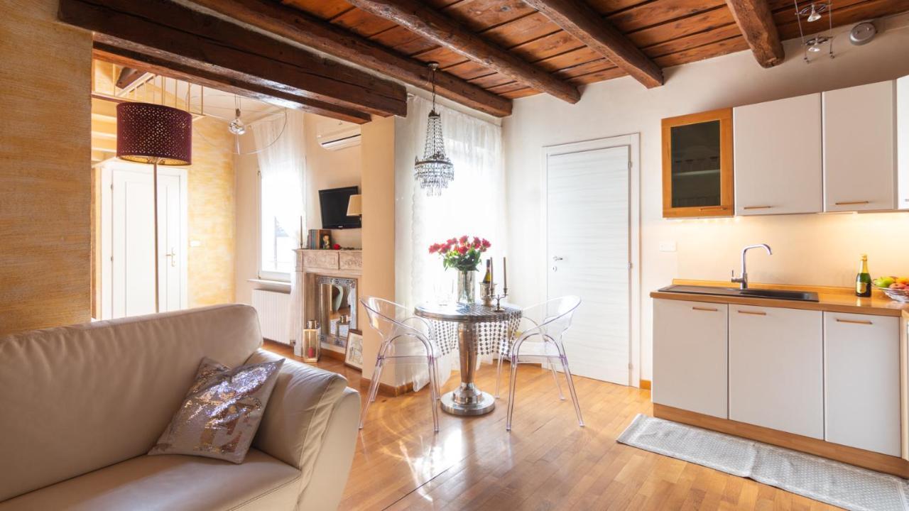 La Soffitta Di Giulietta - Design Loft Lägenhet Verona Exteriör bild